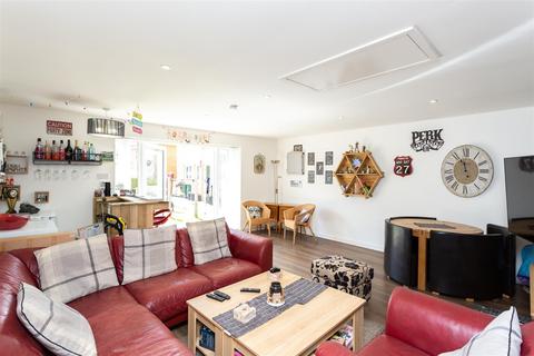6 Abernethy View, Glencarse, Perth, PH2 7UG