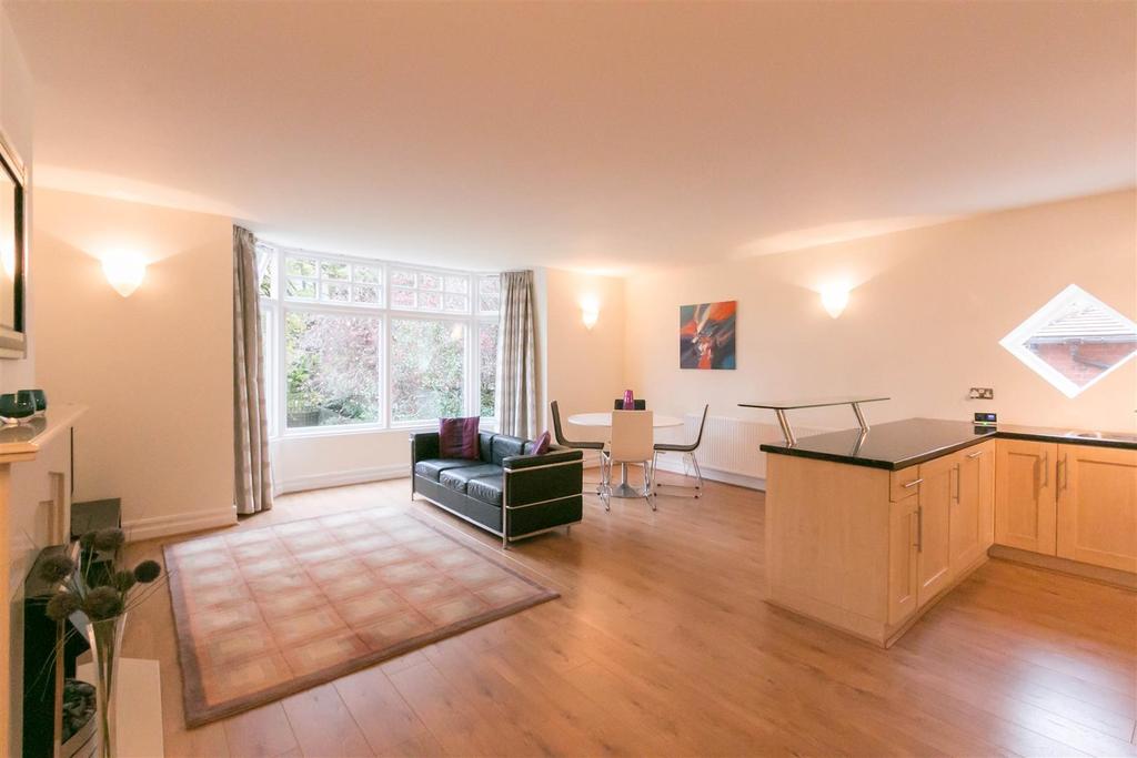 Moor Road South, Gosforth, Newcastle Upon Tyne 2 bed £975