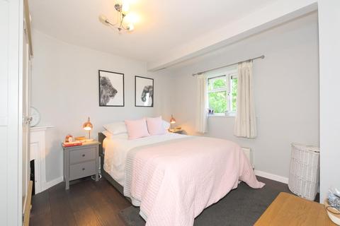 44 Courtney Crescent, Carshalton, SM5 4LZ