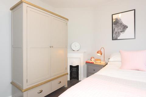 44 Courtney Crescent, Carshalton, SM5 4LZ