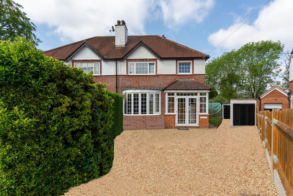 Roundwood View, Banstead 3 bed semidetached house £750,000