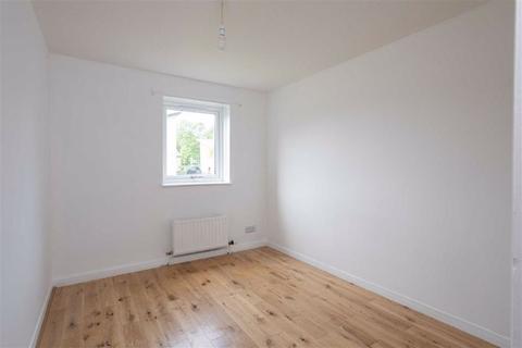 37 Craigash Quadrant, Milngavie, G62 7BX