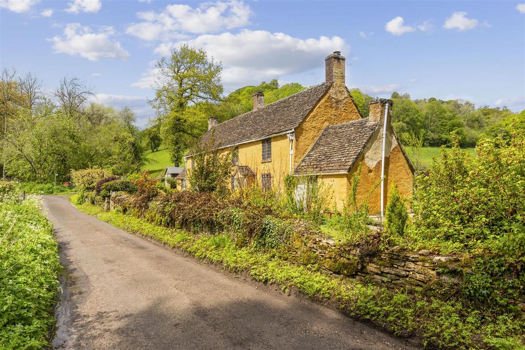 Brook Cottage 278943 (4).jpg