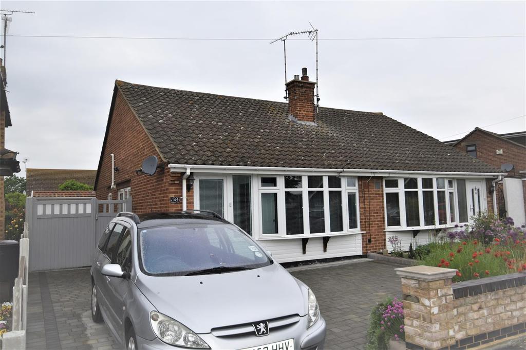 Banyard Way, Rochford 2 bed semidetached bungalow £315,000