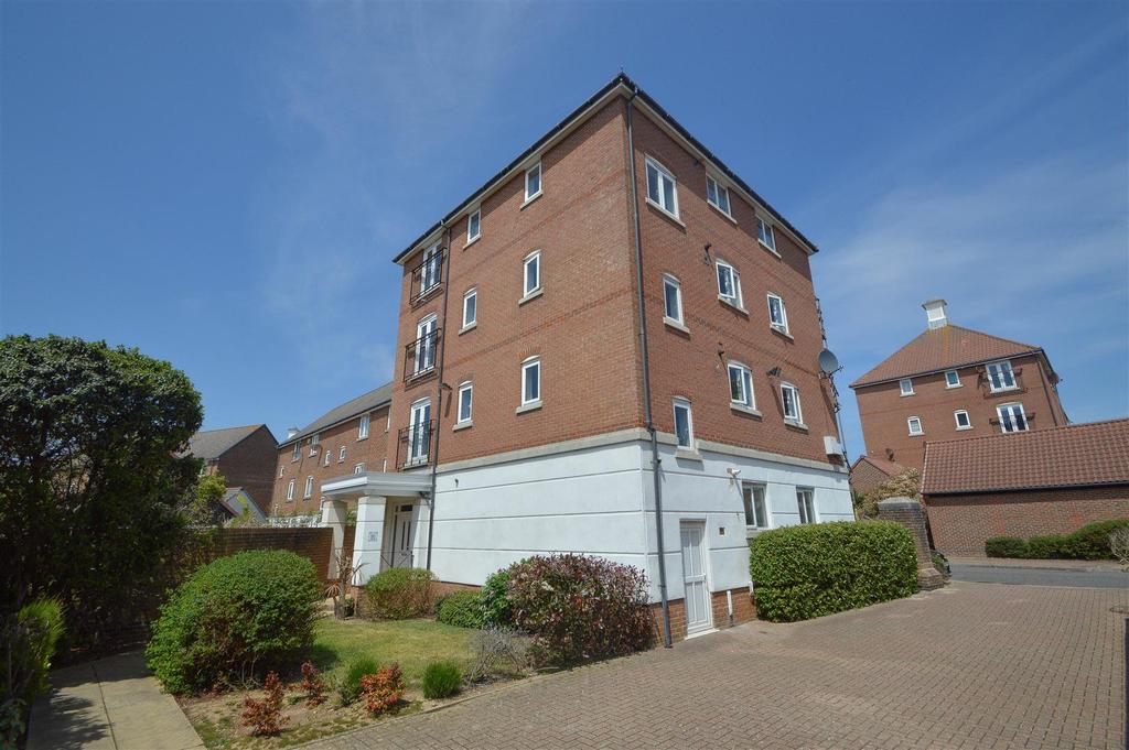 Santa Cruz Drive, Eastbourne 3 bed flat £250,000