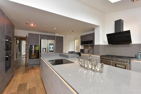 15 Wall Drive, Sutton Coldfield, B74 4DF