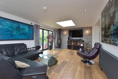 15 Wall Drive, Sutton Coldfield, B74 4DF