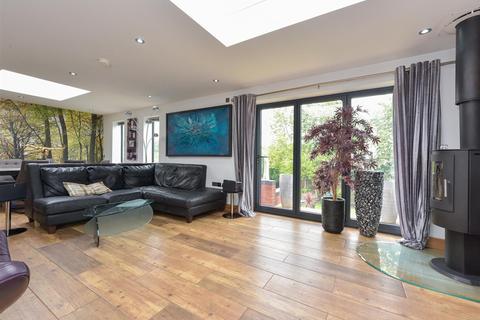 15 Wall Drive, Sutton Coldfield, B74 4DF