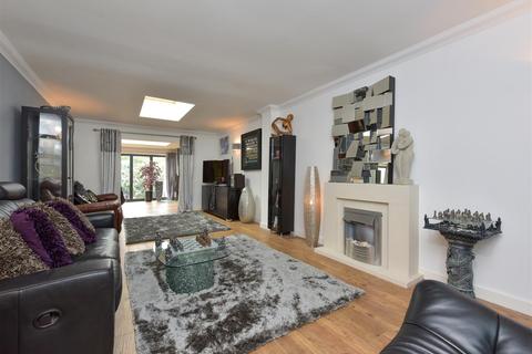 15 Wall Drive, Sutton Coldfield, B74 4DF