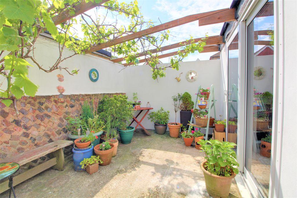 Grapevine Outbuilding