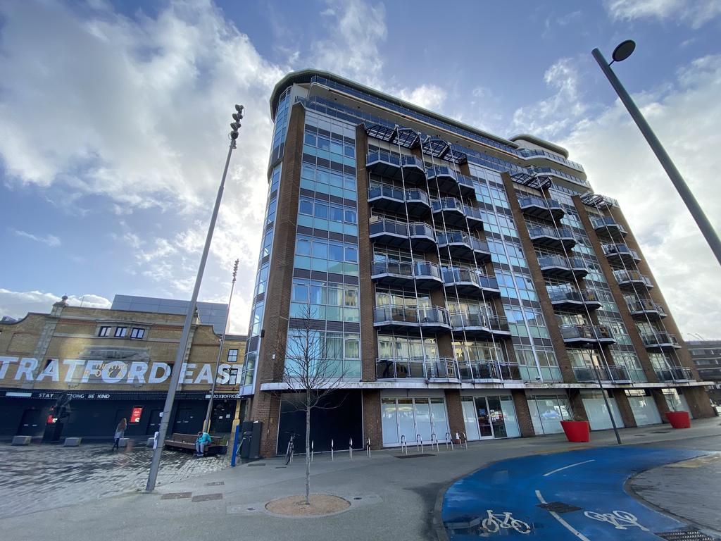 Gerry Raffles Square, E15 2 bed flat - £1,400 pcm (£323 pw)