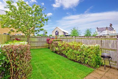1 Snowden Hill, Northfleet, Gravesend, DA11 9AE