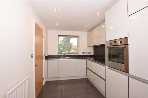 1 Snowden Hill, Northfleet, Gravesend, DA11 9AE