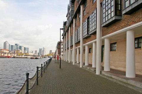 4 bedroom townhouse to rent, Rope Street, London SE16