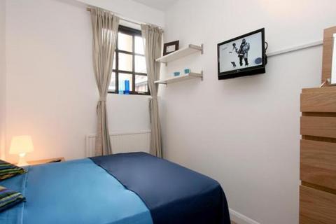 4 bedroom townhouse to rent, Rope Street, London SE16