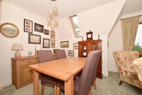 1 bedroom apartment for sale - Kleinwort Close, Haywards Heath, West Sussex