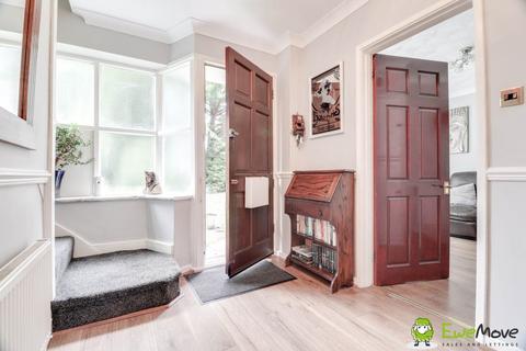 21 Avebury Avenue, Luton, LU2 7DT