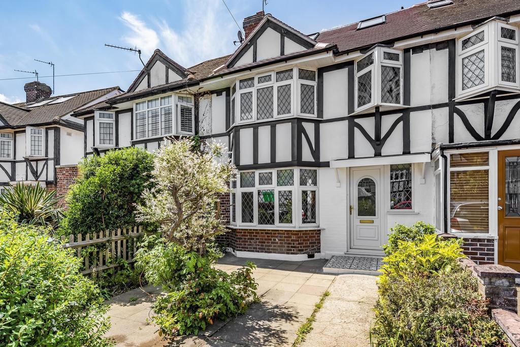 Aragon Road, Kingston Upon Thames, KT2 4 bed terraced house £2,750