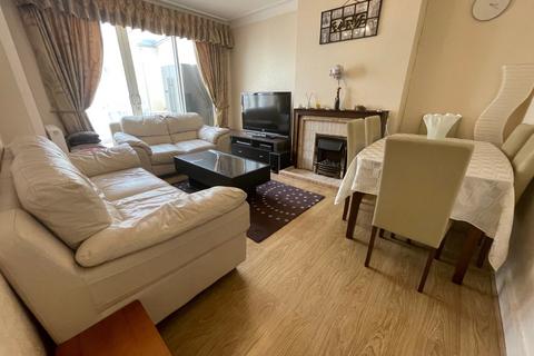 3 bedroom semi-detached house to rent, Winchmore Hill Road, Southgate