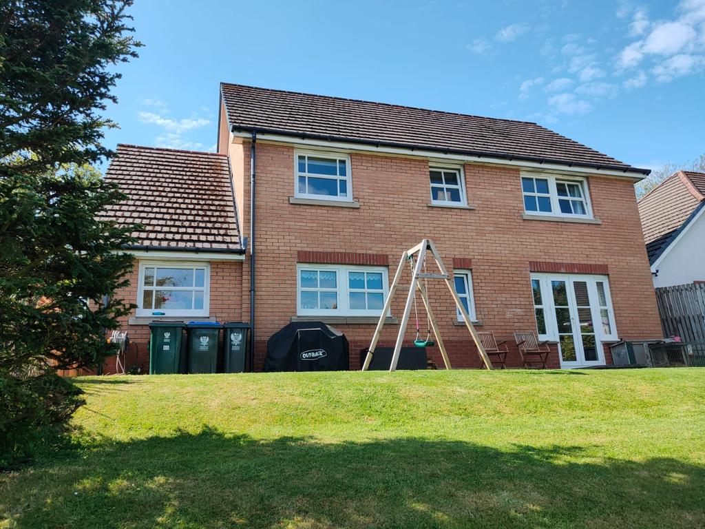 Cornhill Road, Perth, Perthshire, PH1 4 bed detached house £335,000