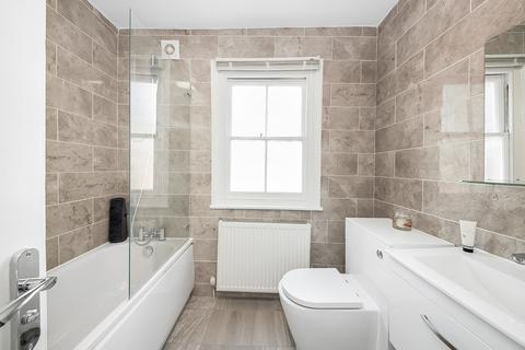 31 Raul Road, London, SE15 5HR
