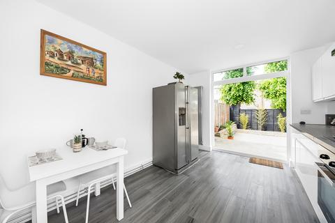 31 Raul Road, London, SE15 5HR