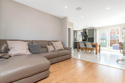 32 Langbrook Road, London, SE3 8RD