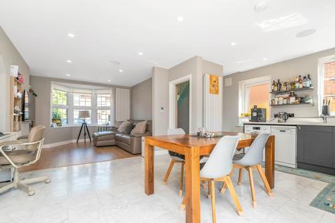 32 Langbrook Road, London, SE3 8RD