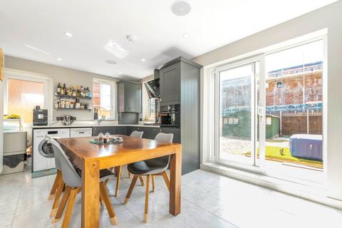 32 Langbrook Road, London, SE3 8RD