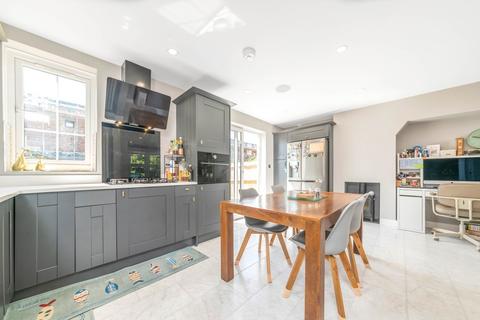 32 Langbrook Road, London, SE3 8RD