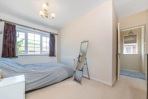 32 Langbrook Road, London, SE3 8RD