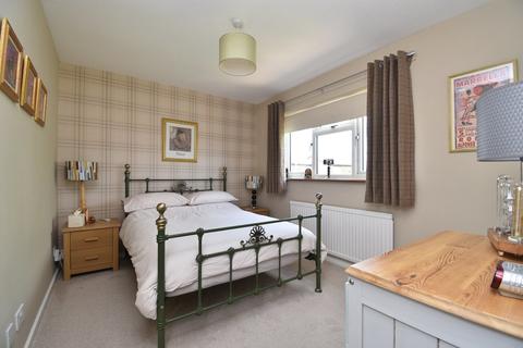 83 Stirling Close, Stevenage, SG2 8TG
