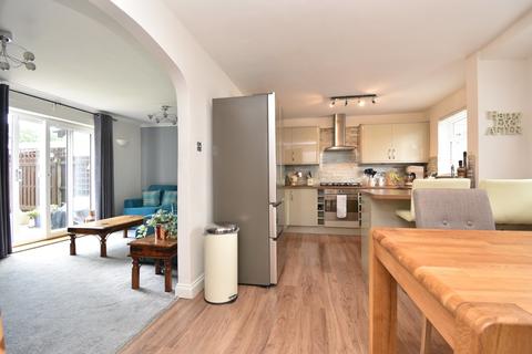 83 Stirling Close, Stevenage, SG2 8TG