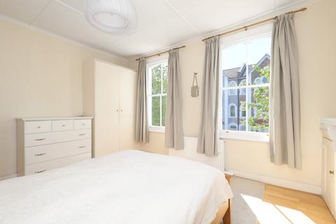 33 Hawksley Road, London, N16 0TL