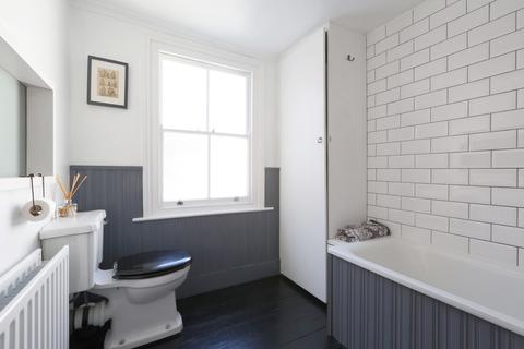 33 Hawksley Road, London, N16 0TL
