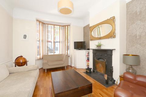 33 Hawksley Road, London, N16 0TL