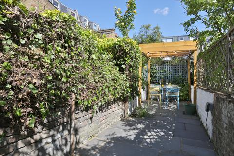 33 Hawksley Road, London, N16 0TL
