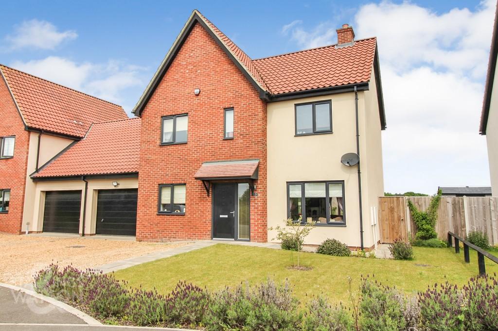 Sam Smith Way, Rackheath, Norwich 4 bed detached house £400,000
