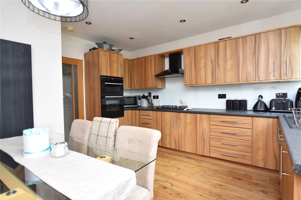 Dominion Avenue, Chapel Allerton, Leeds 2 bed terraced house £275,000