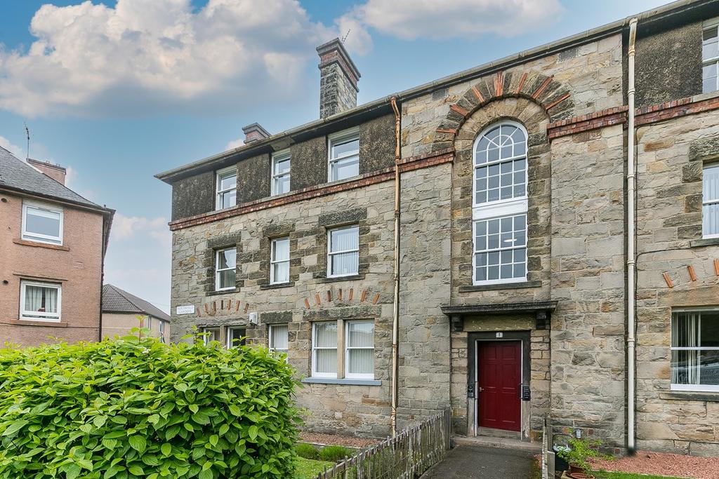 Northfield Gardens, Northfield, Edinburgh, EH8 2 bed flat £185,000