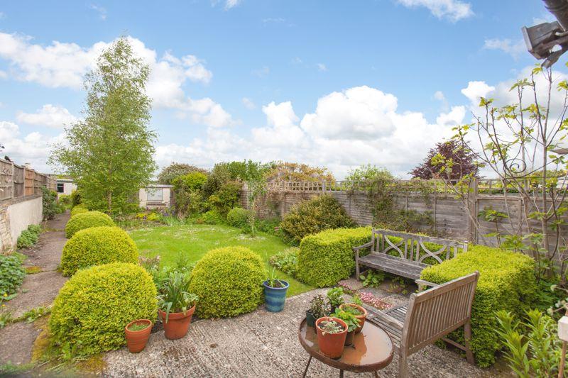 Lypiatt Road, Corsham 3 bed end of terrace house £325,000