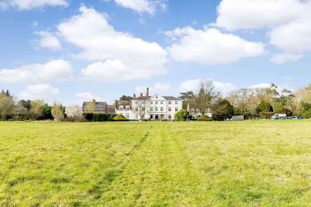 Farringdon, Exeter, Devon 2 bed flat £350,000