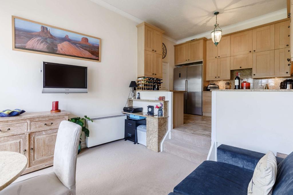 Kitchen/Dining