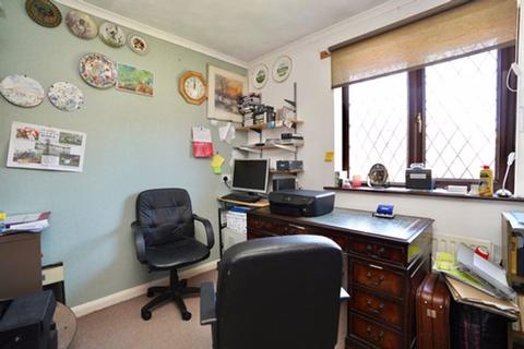 2 Buzzard Close, Hartford, Huntingdon, PE29 1XB