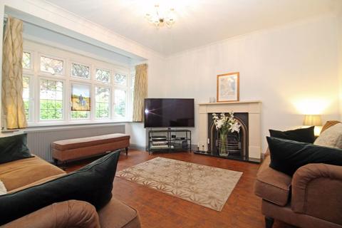 1 The Woodfields, South Croydon, CR2 0HG