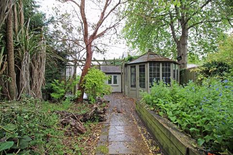 1 The Woodfields, South Croydon, CR2 0HG