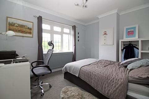1 The Woodfields, South Croydon, CR2 0HG