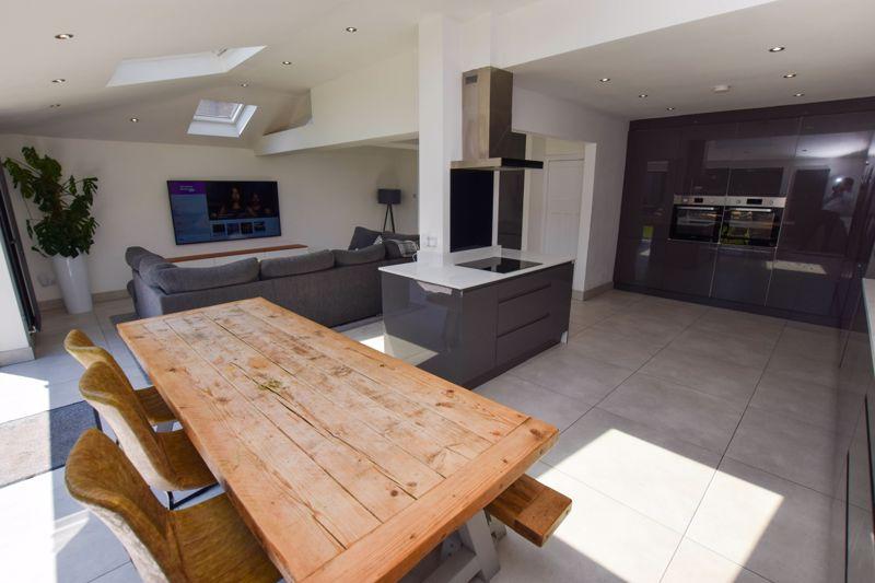 Hodge Lane, Hartford, CW8 3AG 4 bed semidetached house £410,000