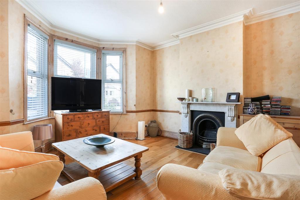 St Michaels Road, Wallington, Surrey 3 bed semidetached house £700,000