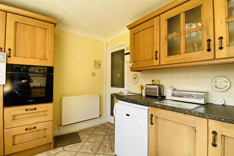 6 Bowes Avenue, Dalton Le Dale, Seaham, SR7 8JY